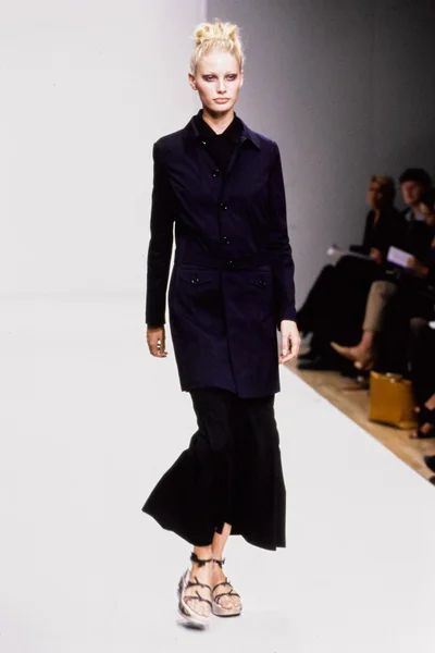 Look 18
